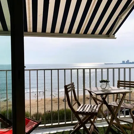 Les Pieds Dans L'eau Apartment