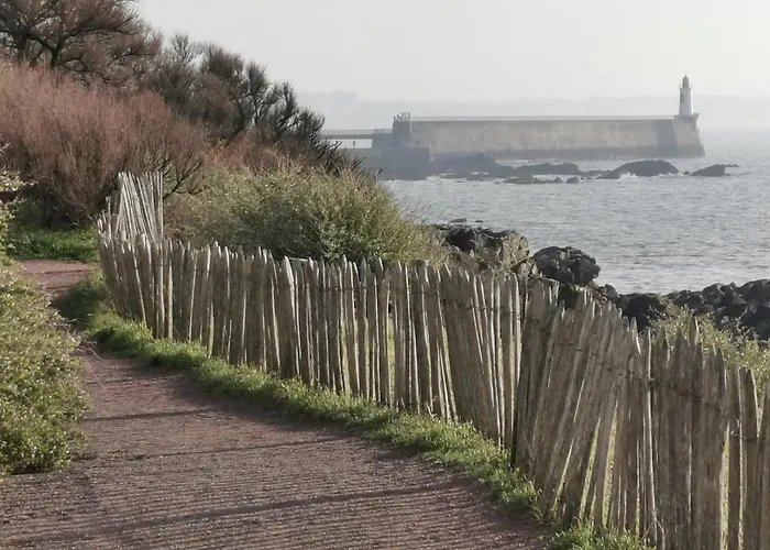 Les Pieds Dans L'eau * Les Sables-dʼOlonne