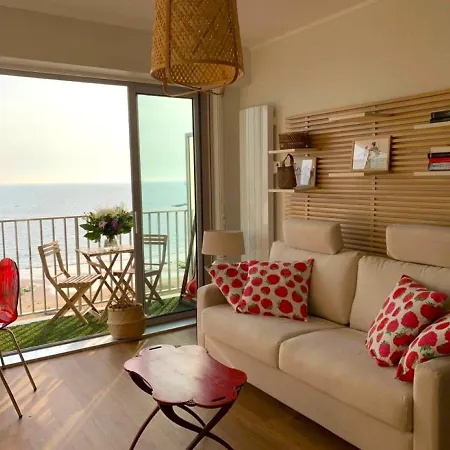 Les Pieds Dans L'eau * Les Sables-dʼOlonne