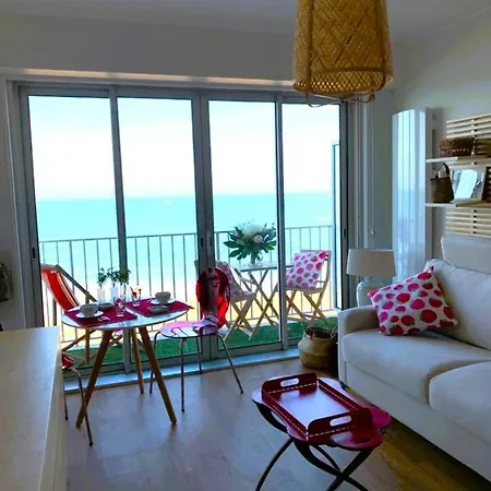 Les Pieds Dans L'eau