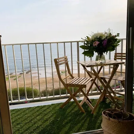 Les Pieds Dans L'eau Les Sables-dʼOlonne